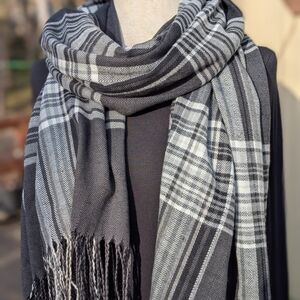 Old Navy Gray Plaid Scarf